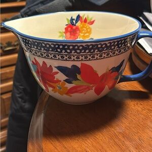 The pioneer woman 9” ceramic batter bowl with spout and handle. Fiona floral